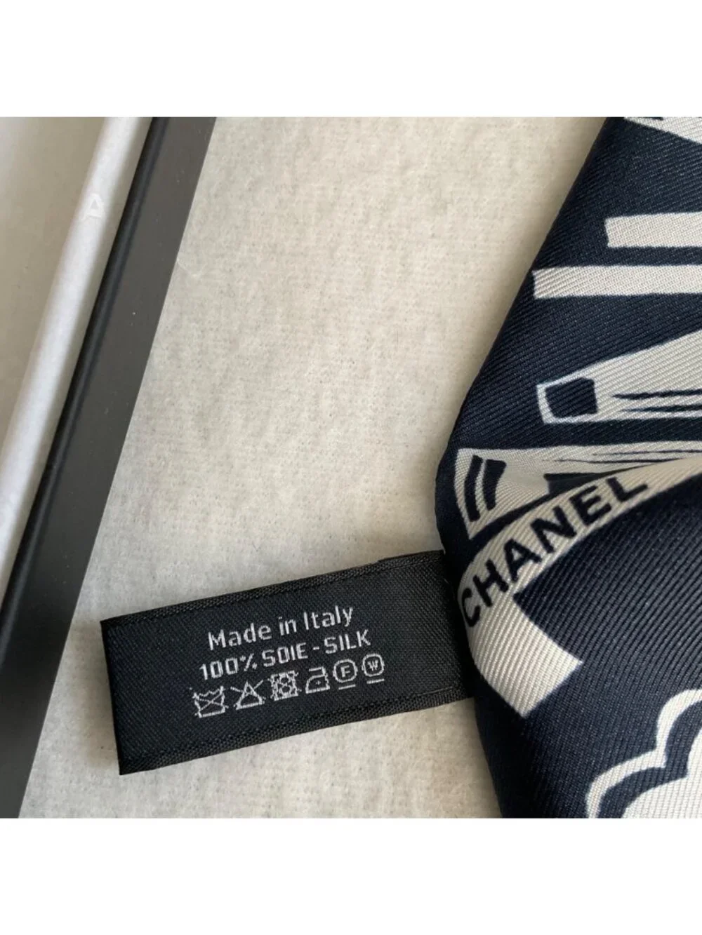 NWOT w/box CHANEL blue white silk scarf slim headband books logo Trojan
